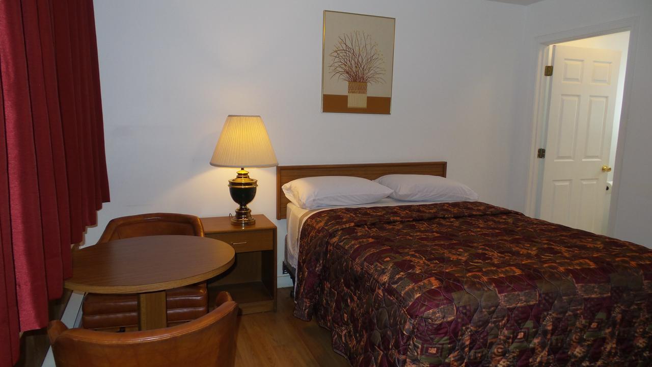 Golden Lion Motel Raymond Buitenkant foto